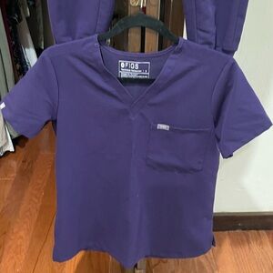 Figs Purple Jam Scrub Top S
